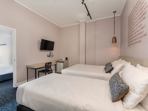 Nightcap At Belgian Beer Cafe - Hotel Accommodation 43
