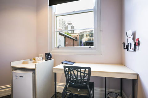 Nightcap At Belgian Beer Cafe - Hotel Accommodation 10