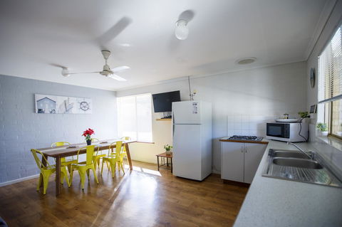 Shark Bay Seafront Apartments - Hotel Accommodation 1