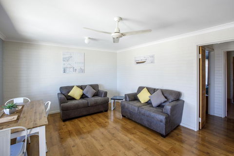 Shark Bay Seafront Apartments - Hotel Accommodation 14