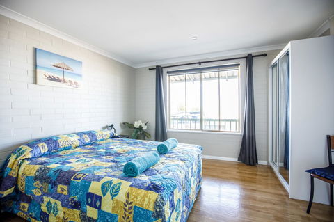 Shark Bay Seafront Apartments - Hotel Accommodation 29
