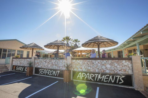 Shark Bay Seafront Apartments - Hotel Accommodation 27