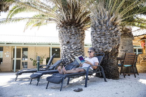 Shark Bay Seafront Apartments - Hotel Accommodation 22