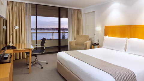 Crowne Plaza Perth, An IHG Hotel - Hotel Accommodation 3