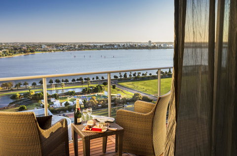 Fraser Suites Perth - Hotel Accommodation 1