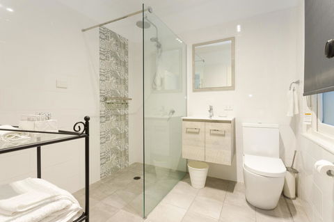 Blue Door Apartments - Hotel Accommodation 1