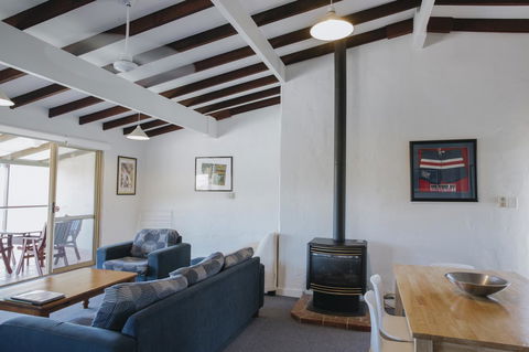 Canal Rocks Beachfront Apartments - Hotel Accommodation 29