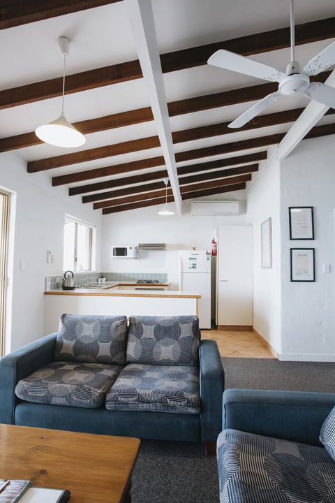 Canal Rocks Beachfront Apartments - Hotel Accommodation 4