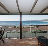 Canal Rocks Beachfront Apartments - Hotel Accommodation