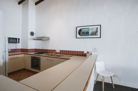 Canal Rocks Beachfront Apartments - Hotel Accommodation 25