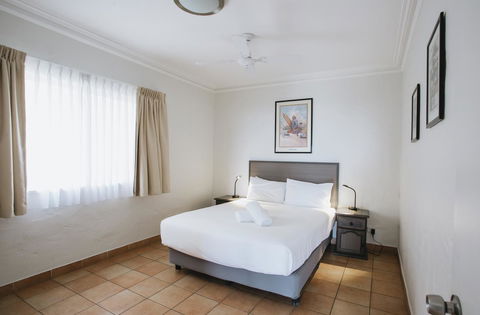 Canal Rocks Beachfront Apartments - Hotel Accommodation 35