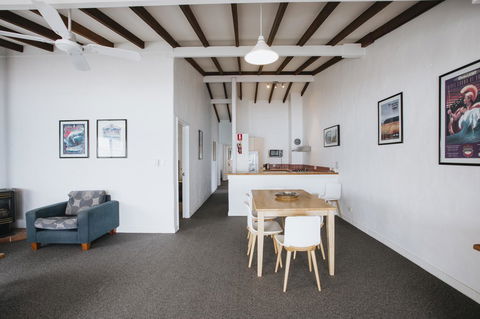 Canal Rocks Beachfront Apartments - Hotel Accommodation 23