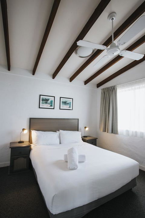 Canal Rocks Beachfront Apartments - Hotel Accommodation 19