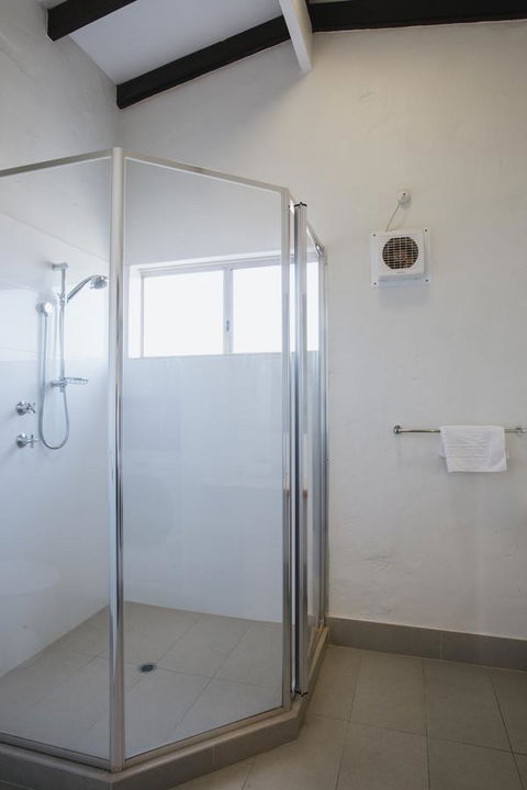 Canal Rocks Beachfront Apartments - Hotel Accommodation 30