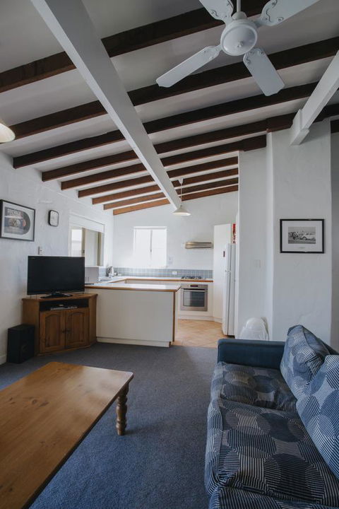 Canal Rocks Beachfront Apartments - Hotel Accommodation 11