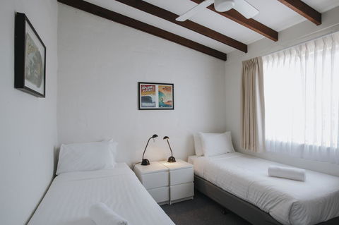 Canal Rocks Beachfront Apartments - Hotel Accommodation 31