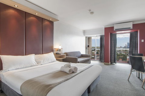 Metro Hotel Perth - Hotel Accommodation 0