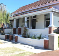 Captain's Heritage Cottage - Hotel Accommodation