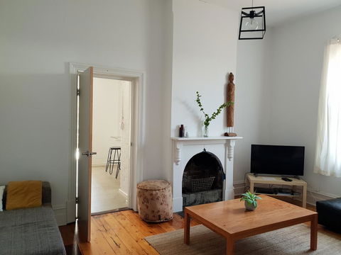 Captain\'s Heritage Cottage - Central Fremantle 2 Bedroom Historic Cottage - Hotel Accommodation 10