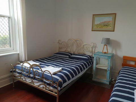 Captain\'s Heritage Cottage - Central Fremantle 2 Bedroom Historic Cottage - Hotel Accommodation 6