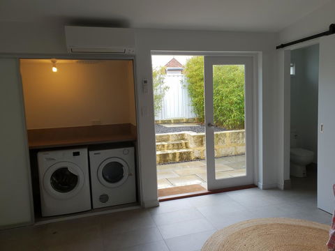 Captain\'s Heritage Cottage - Central Fremantle 2 Bedroom Historic Cottage - Hotel Accommodation 14