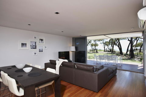 Aqua Resort Busselton - Hotel Accommodation 7