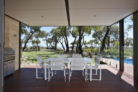 Aqua Resort Busselton - Hotel Accommodation 10