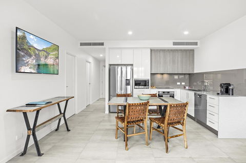 Rockpool 2 Sawtell Beach - Just Steps To Restaurants And 2 Min Stroll To Beach! - Hotel Accommodation 3