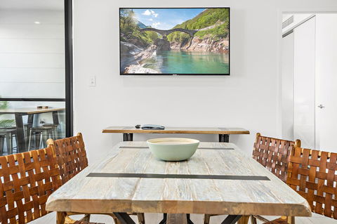 Rockpool 2 Sawtell Beach - Just Steps To Restaurants And 2 Min Stroll To Beach! - Hotel Accommodation 4