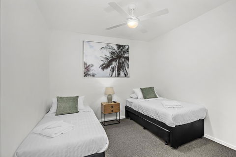 Rockpool 2 Sawtell Beach - Just Steps To Restaurants And 2 Min Stroll To Beach! - Hotel Accommodation 9
