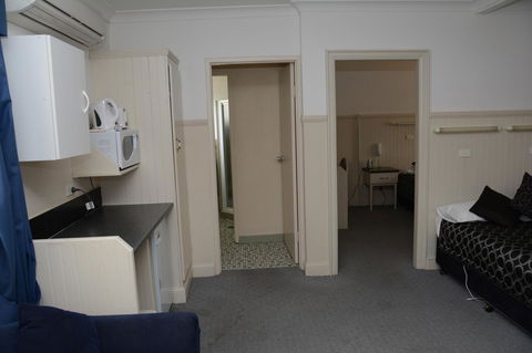 Ben Chifley Motor Inn - Hotel Accommodation 21