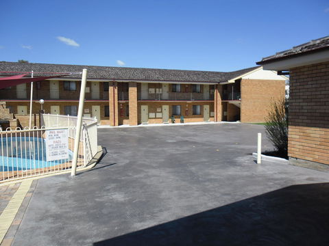 Ben Chifley Motor Inn - Hotel Accommodation 35
