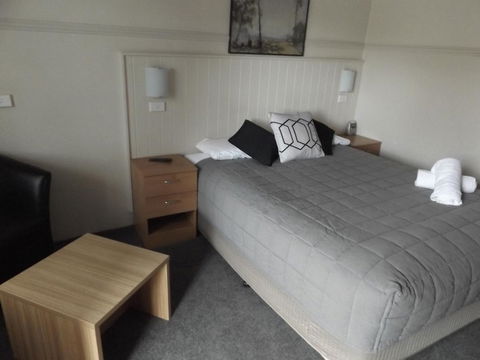 Ben Chifley Motor Inn - Hotel Accommodation 9