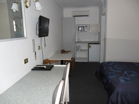 Ben Chifley Motor Inn - Hotel Accommodation 31