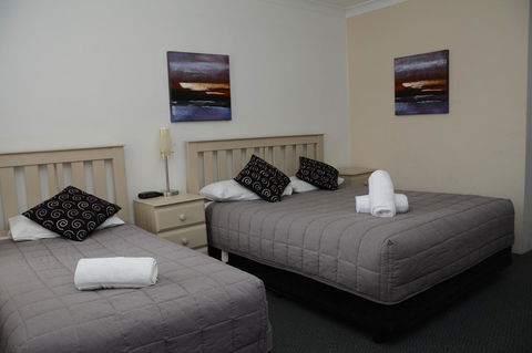 Ben Chifley Motor Inn - Hotel Accommodation 13