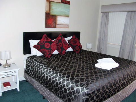 Ben Chifley Motor Inn - Hotel Accommodation 25