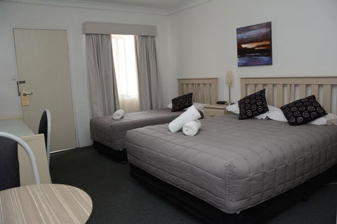 Ben Chifley Motor Inn - Hotel Accommodation 14