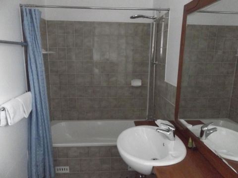 Ben Chifley Motor Inn - Hotel Accommodation 7