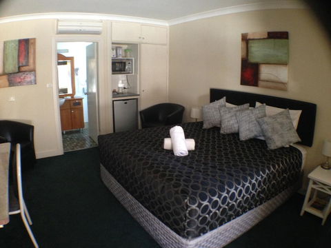 Ben Chifley Motor Inn - Hotel Accommodation 22