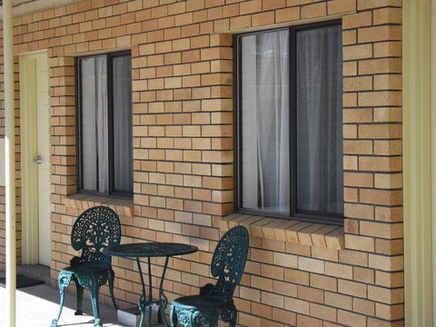 Ben Chifley Motor Inn - Hotel Accommodation 43
