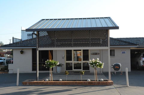 Ben Chifley Motor Inn - Hotel Accommodation 26