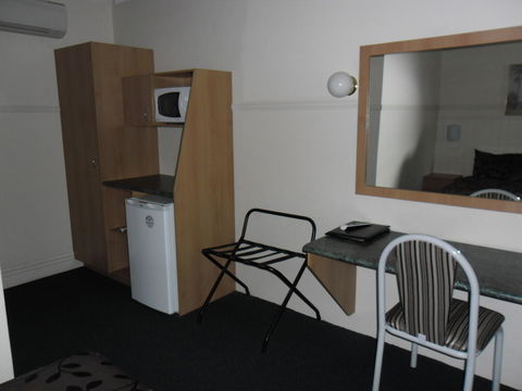 Ben Chifley Motor Inn - Hotel Accommodation 33