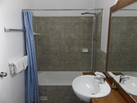 Ben Chifley Motor Inn - Hotel Accommodation 11