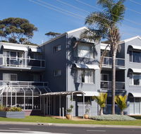 Mollymook Cove Apartments - Hotel Accommodation