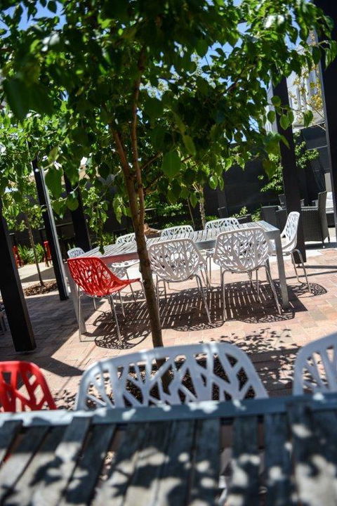 Crossroads Hotel - Hotel Accommodation 24