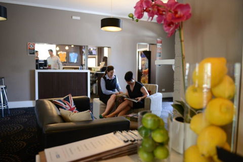 Crossroads Hotel - Hotel Accommodation 36