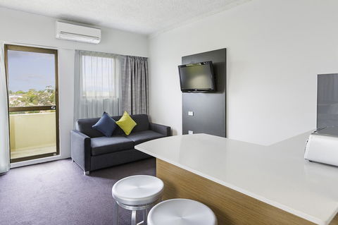 Metro Hotel Miranda - Hotel Accommodation 8