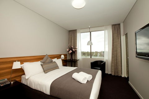 Metro Hotel Miranda - Hotel Accommodation 13