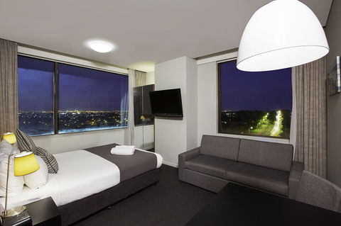 Metro Hotel Miranda - Hotel Accommodation 9