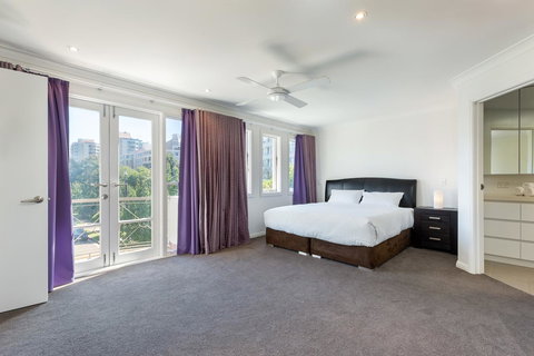 Kensington Self-Contained Modern House (89BROM) - Hotel Accommodation 1